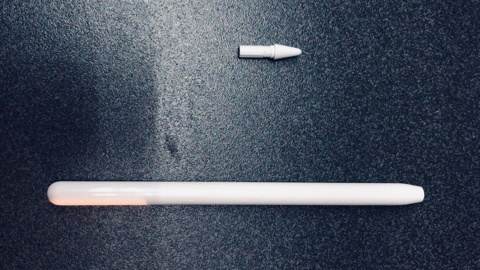 Revealed image of the next generation Apple Pencil